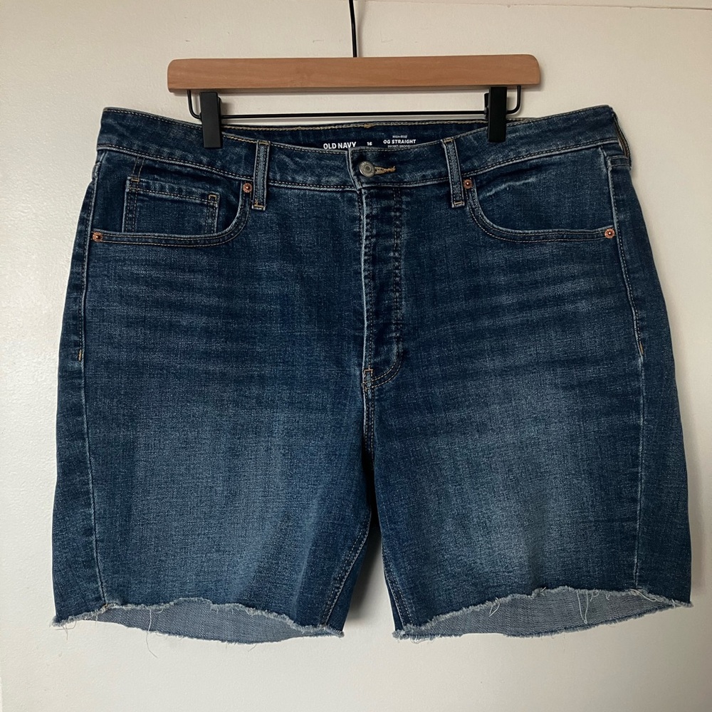 Old Navy O.G. Straight High Rise Denim Shorts w/ Secret Smooth Pockets - Size 16